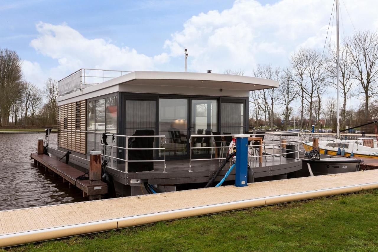 Welcome In - Houseboat 'Elysium' Met Eigen Aanlegsteiger Sneek - Offingawier المظهر الخارجي الصورة