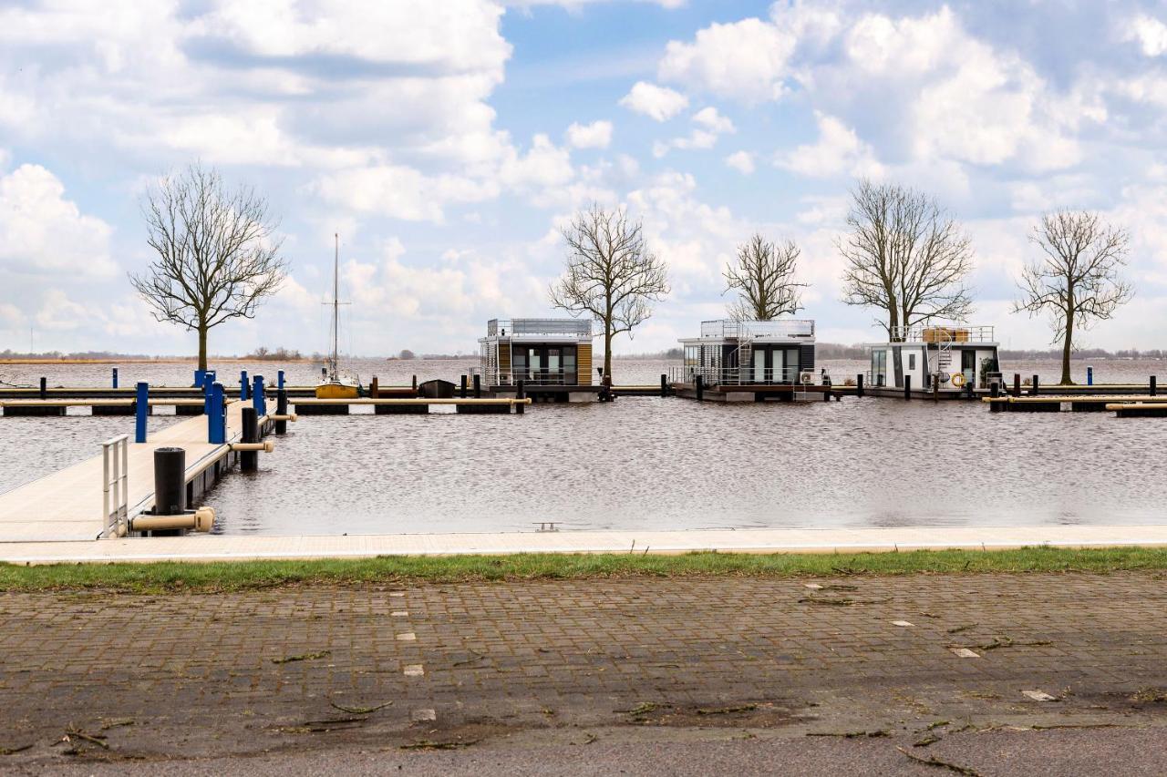 Welcome In - Houseboat 'Elysium' Met Eigen Aanlegsteiger Sneek - Offingawier المظهر الخارجي الصورة