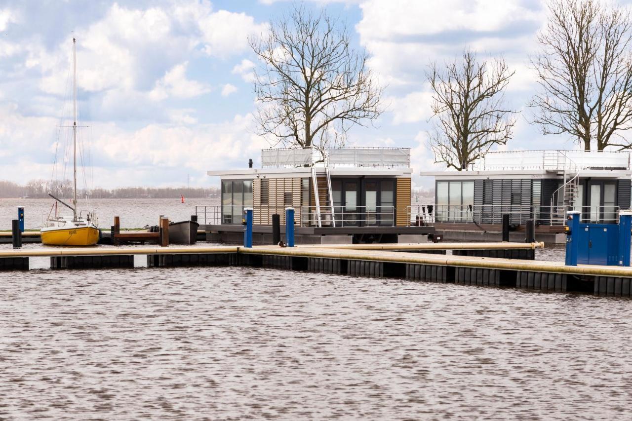 Welcome In - Houseboat 'Elysium' Met Eigen Aanlegsteiger Sneek - Offingawier المظهر الخارجي الصورة