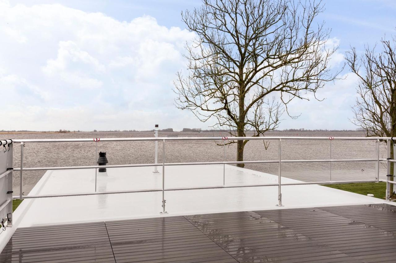 Welcome In - Houseboat 'Elysium' Met Eigen Aanlegsteiger Sneek - Offingawier المظهر الخارجي الصورة