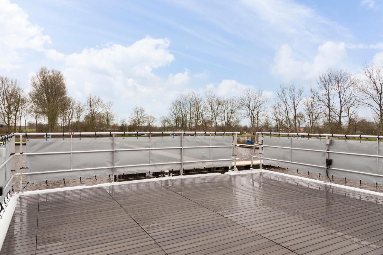Welcome In - Houseboat 'Elysium' Met Eigen Aanlegsteiger Sneek - Offingawier المظهر الخارجي الصورة